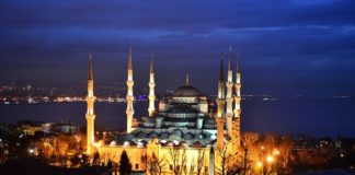 blue-mosque-istanbul-atnight