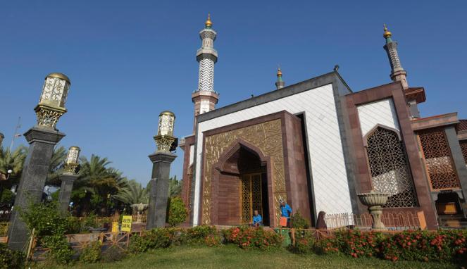 masjid-raya-at-taqwa-cirebon