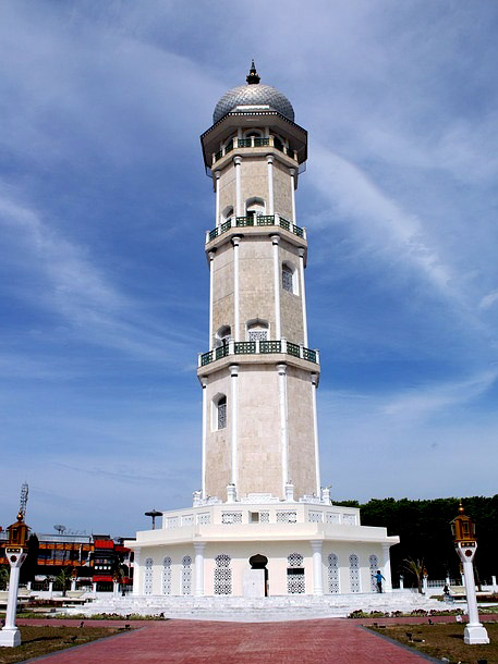 baiturrahman-mosque-aceh-maintower