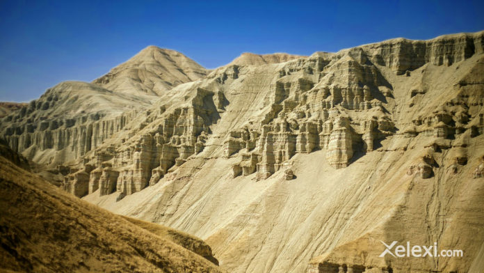 trips-charyn-canyon-almaty-kazakhstan