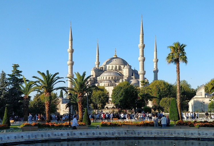 blue-mosque-istanbul-daytime