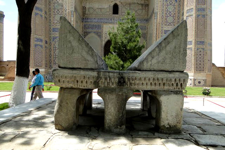 quran-stone-bibi-khanym
