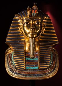 tutankhamun-mask-luxor
