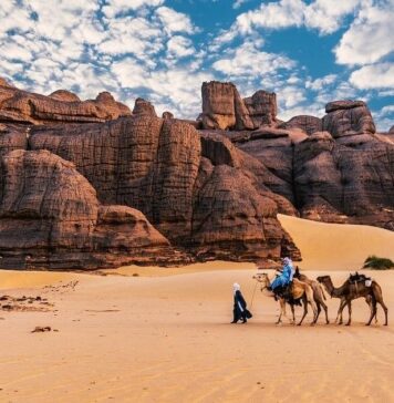 Tour-in-Djanet-Algeria