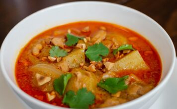 massaman-curry-thai-food-xelexi-1280