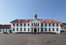Jakarta Itinerary: Explore Kota Tua Jakarta on a Walking Tour Jakarta History Museum) Fatahillah Square