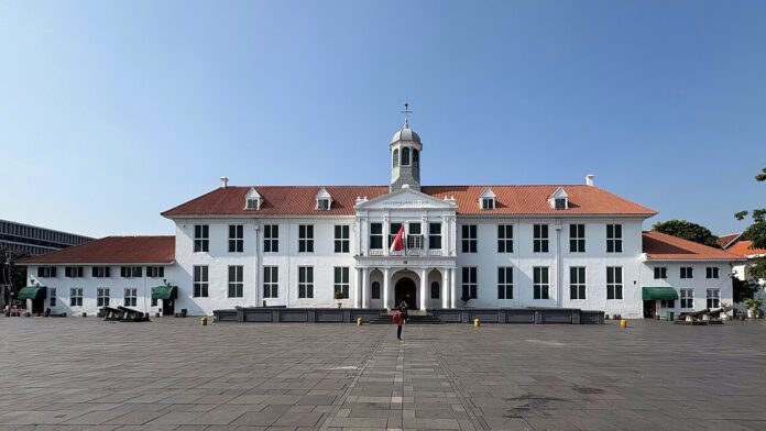 Jakarta History Museum) Fatahillah Square Jakarta History Museum) Fatahillah Square